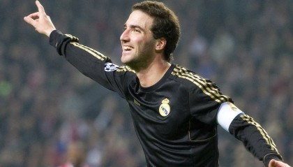 开yun官网-德甲积分榜：拜仁领跑多特紧Follow，争夺激烈，德甲 积分