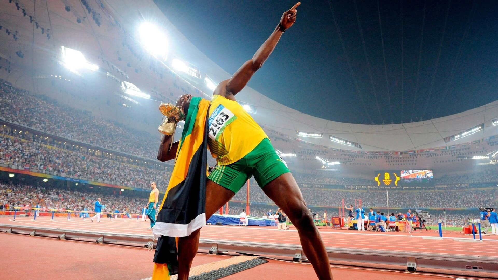 “逆境突围：极端天气下的英雄时刻”，逆境中突围